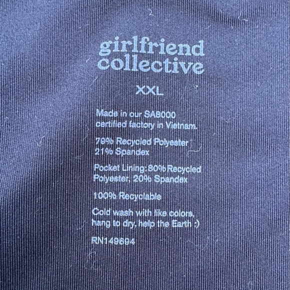 Girlfriend Collective Compressive High-Rise Capri Leggings - Picture 5 of 7